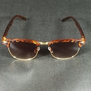 🌅Women's Tortoise Shell Styled Sunglasses